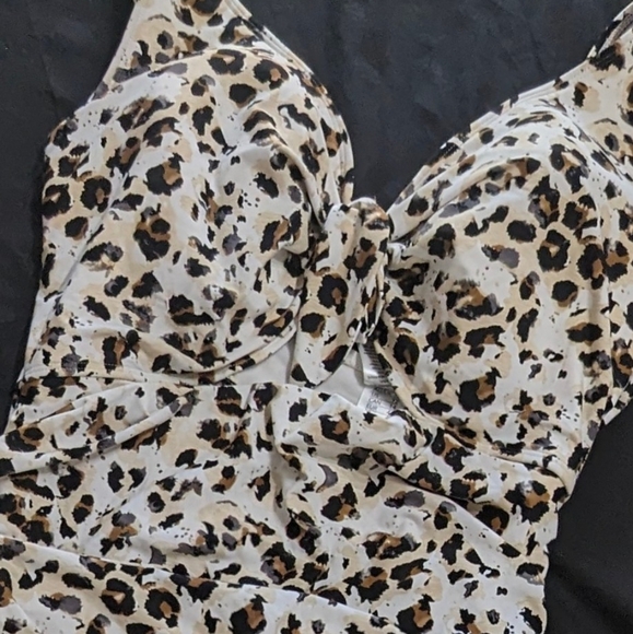 COPY - Niptuck swim one piece swimsuit. Size 12. Animal ( Cheetah print). - Picture 4 of 10
